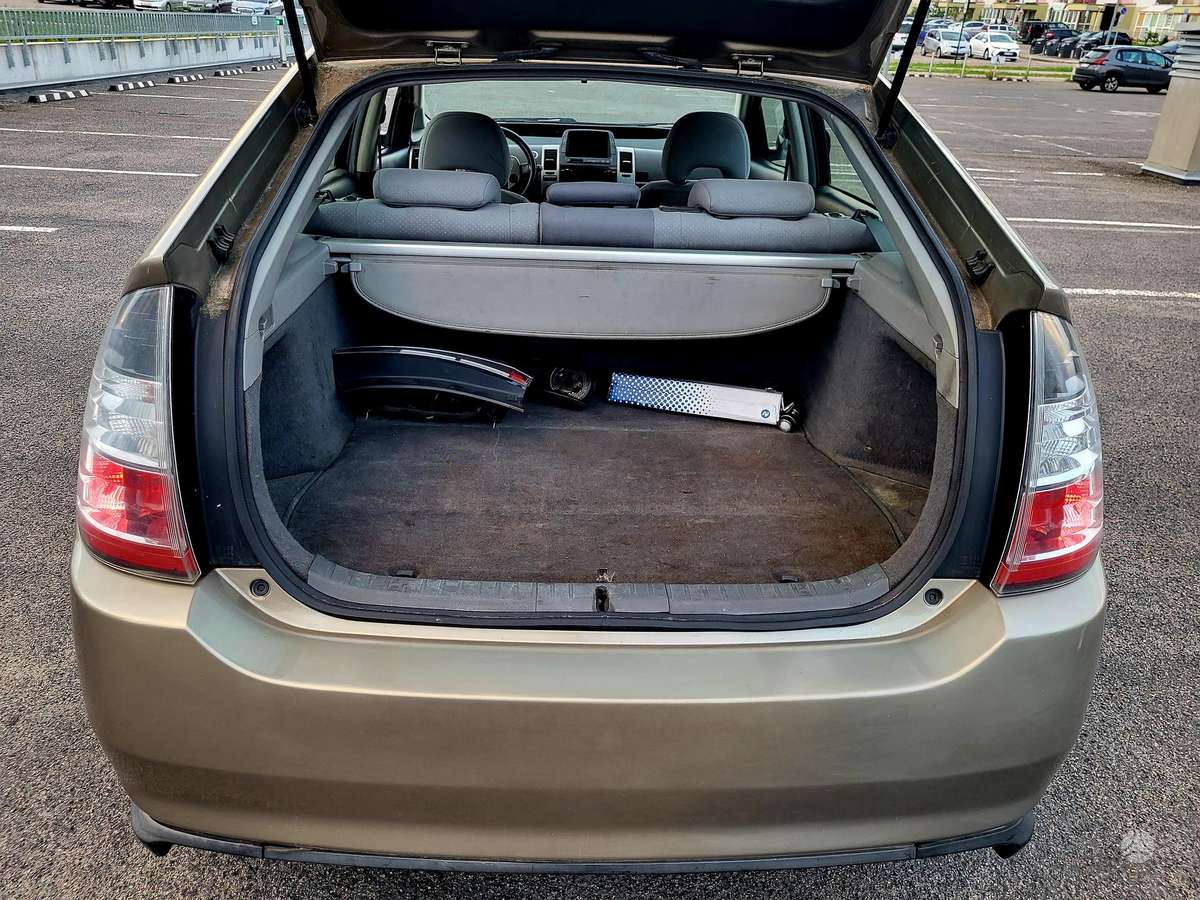 Toyota Prius - 8
