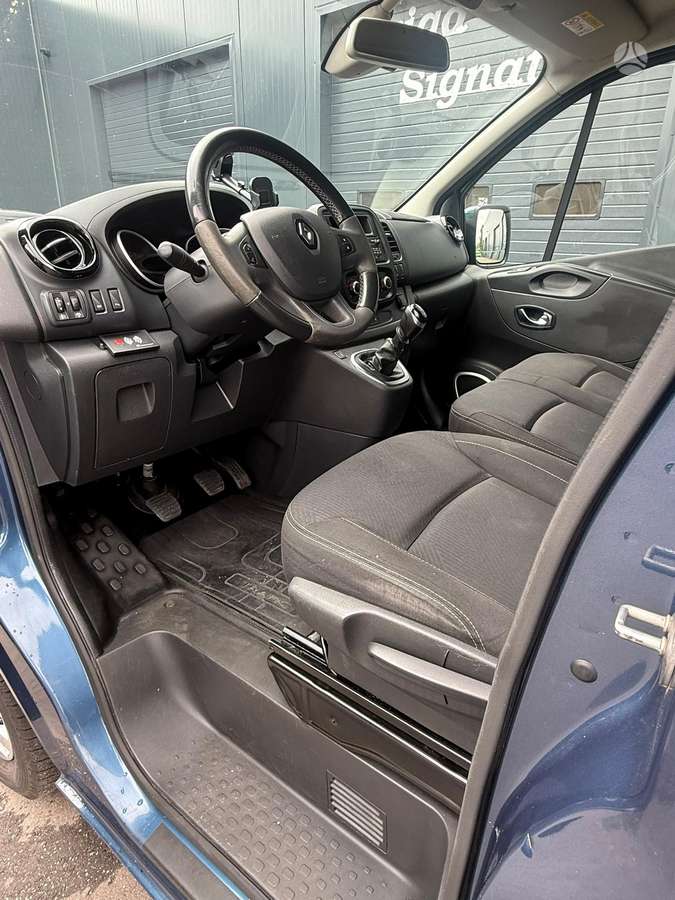 Renault Trafic - 10