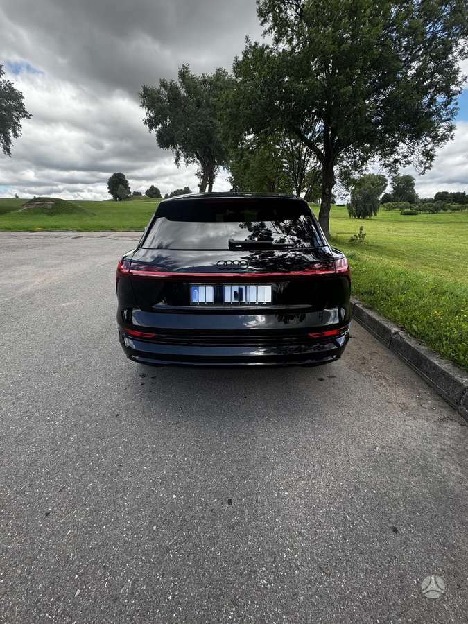 Audi e-tron, 95 kWh, off-road / crossover