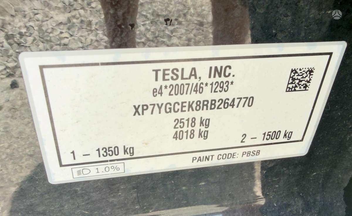 Tesla Model Y, 83 kWh, hatchback