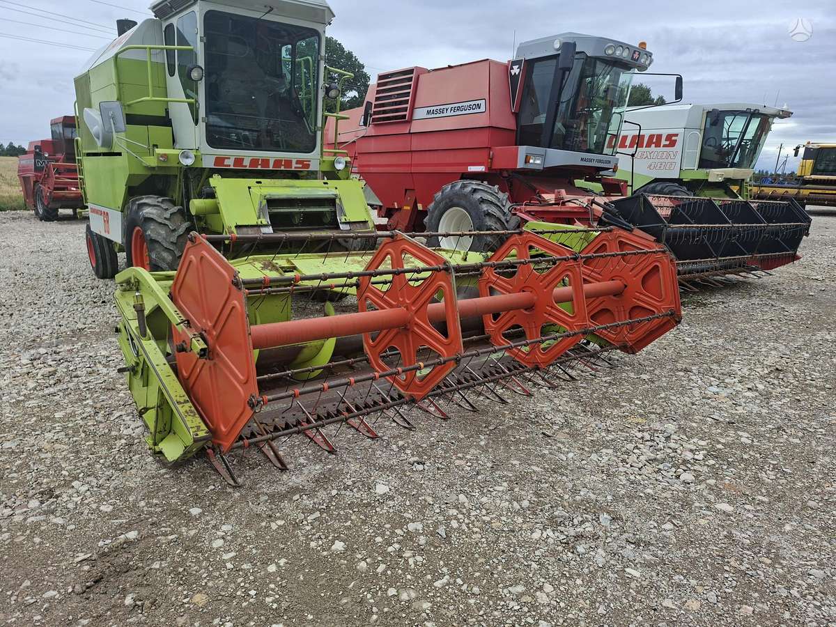 Claas Dominator 68, kombainai