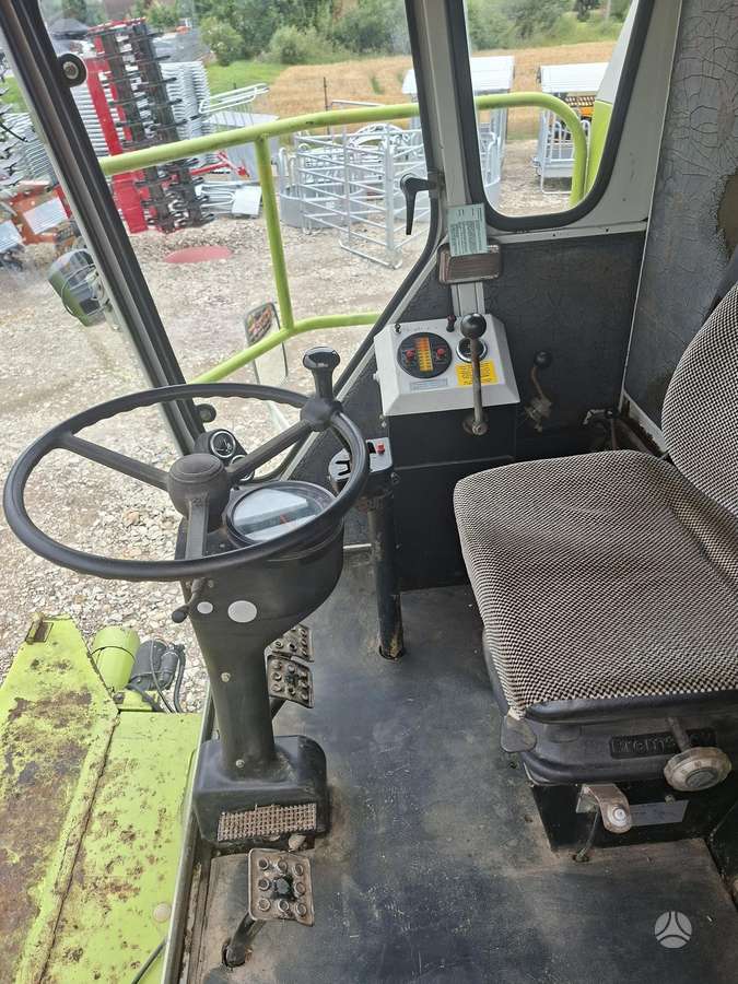 Claas Dominator 68, kombainai