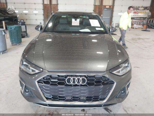 Audi A4, 2.0 l., Седан