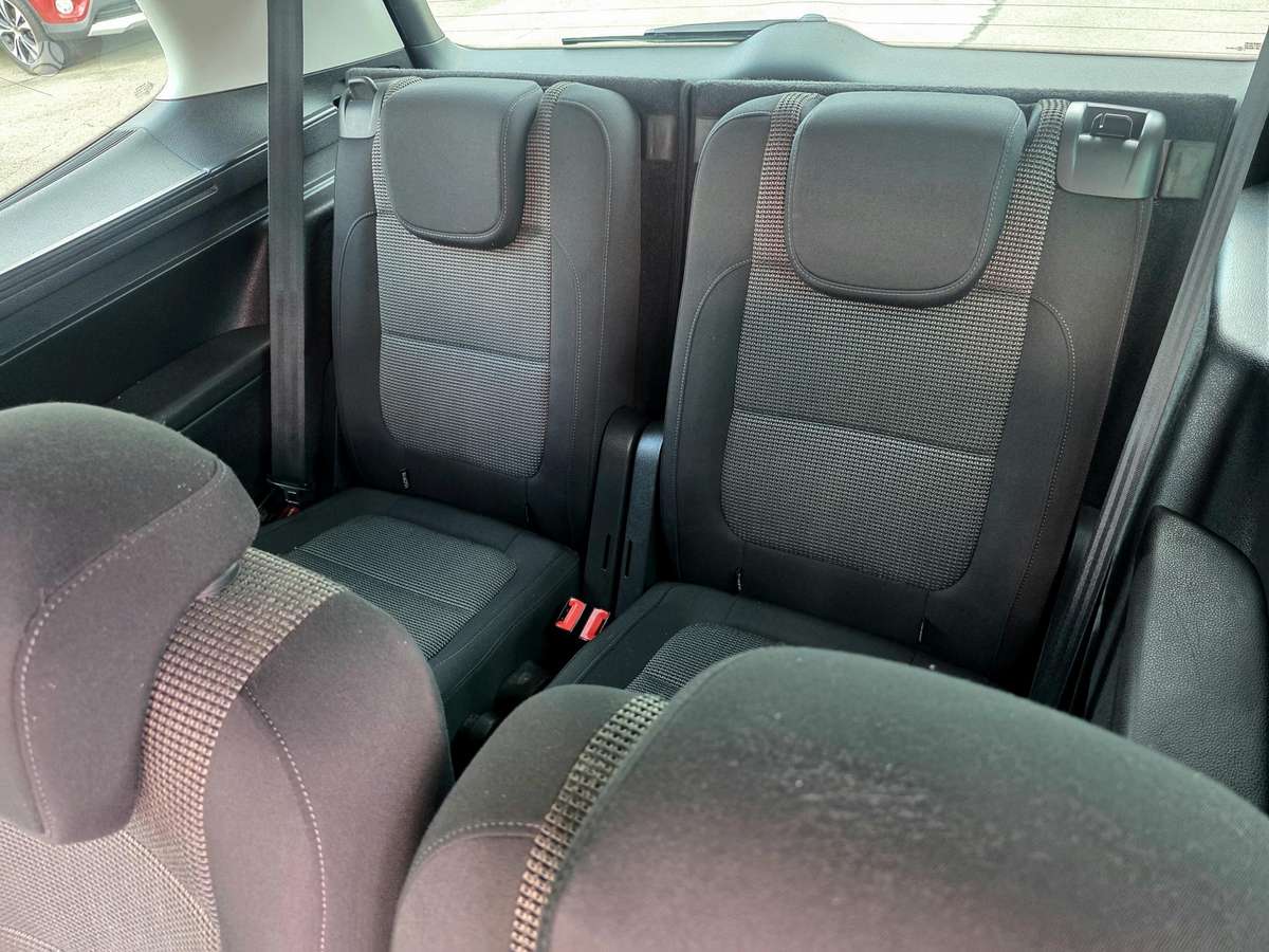 Volkswagen Sharan - 9