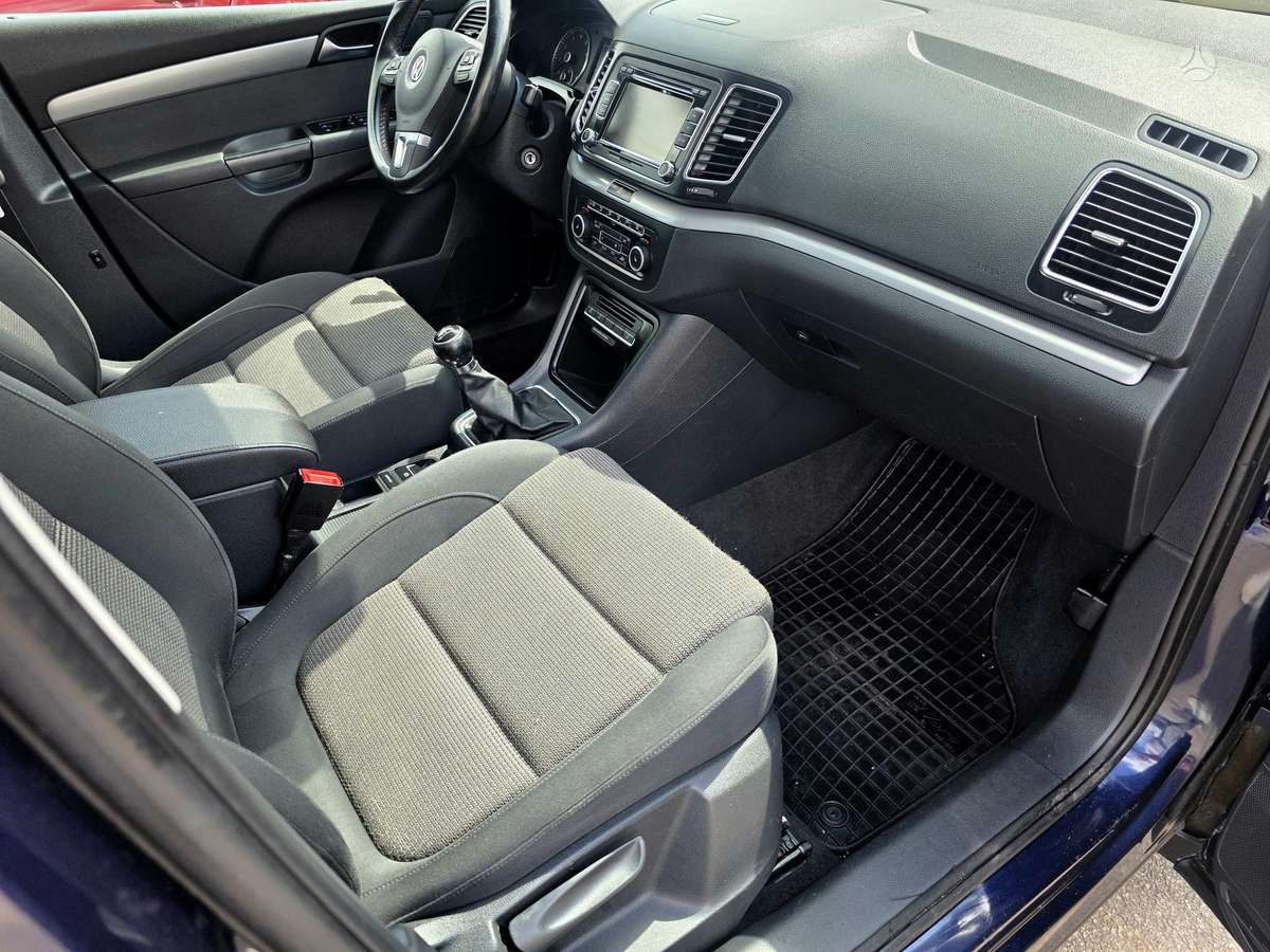 Volkswagen Sharan - 11