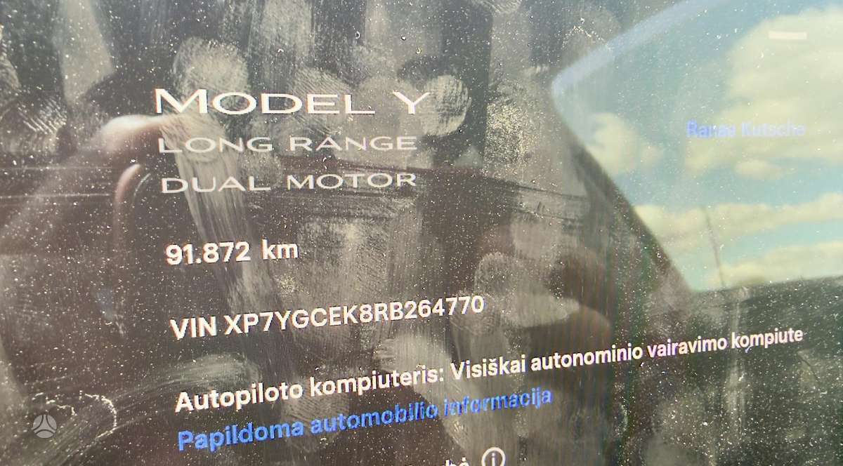 Tesla Model Y, 83 kWh, hatchback