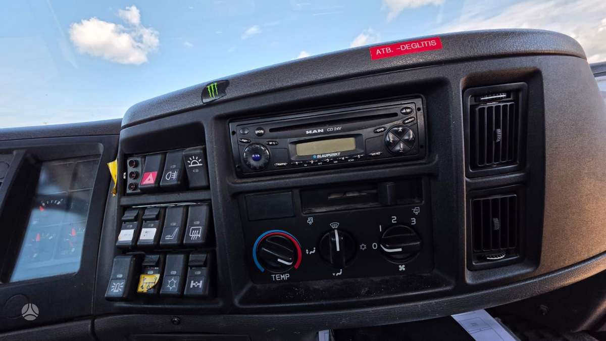 Volvo FL180, ar krānu