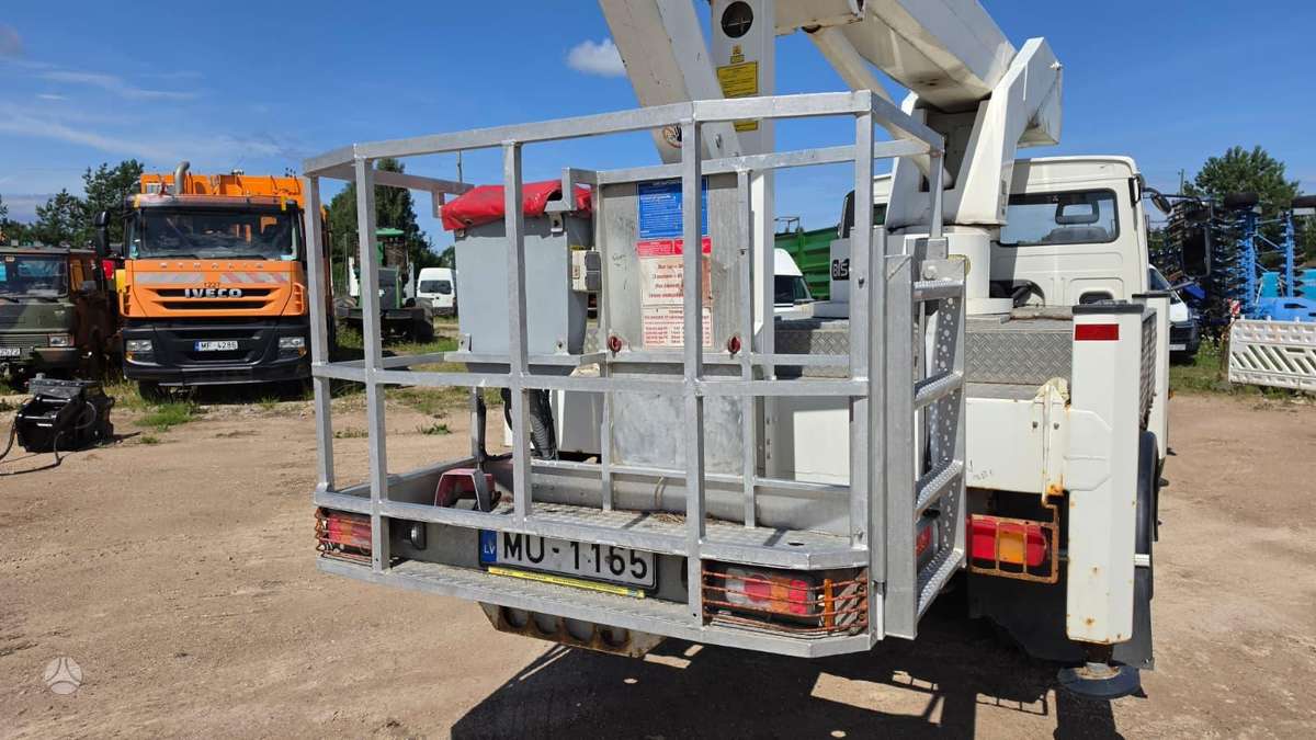 Volvo FL180, crane trucks