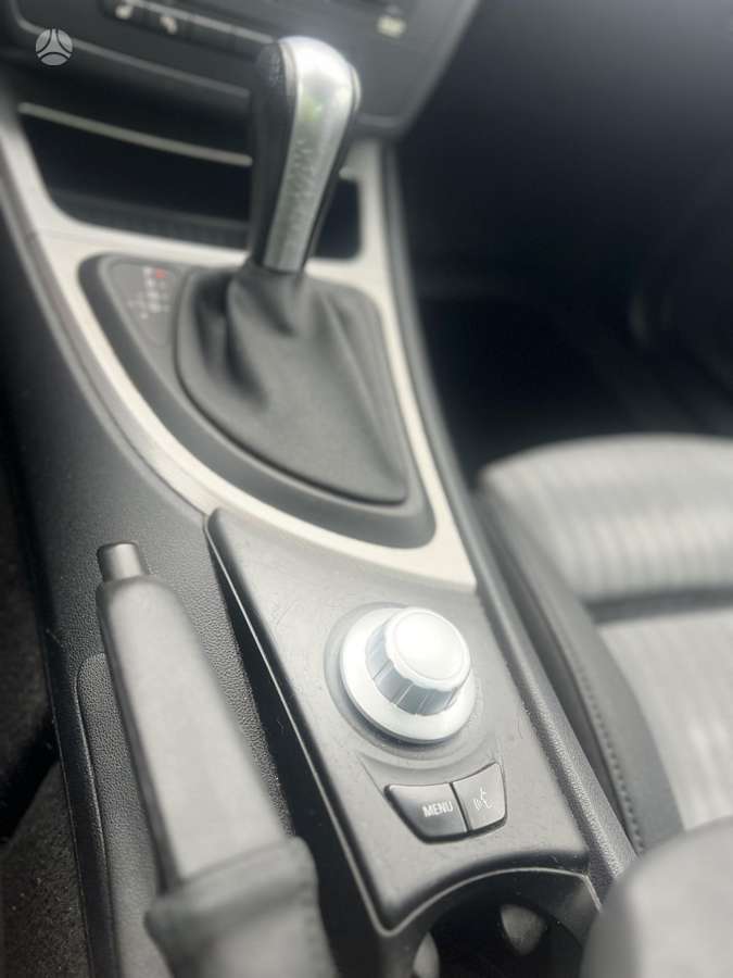 BMW 120, 2.0 l., hatchback