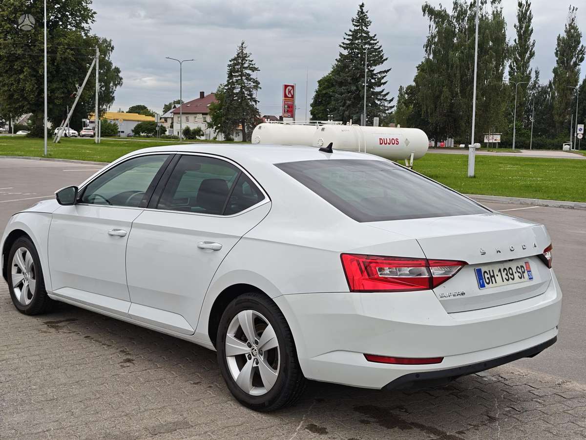 Skoda Superb, 2.0 l., hatchback