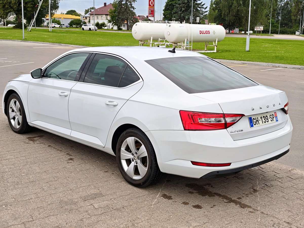 Skoda Superb, 2.0 l., Хэтчбек