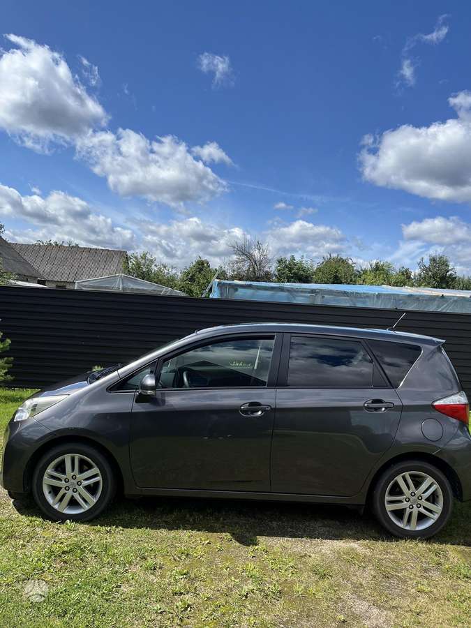 Toyota Verso-S, hatchback