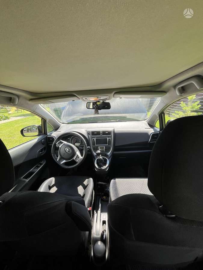 Toyota Verso-S, hatchback