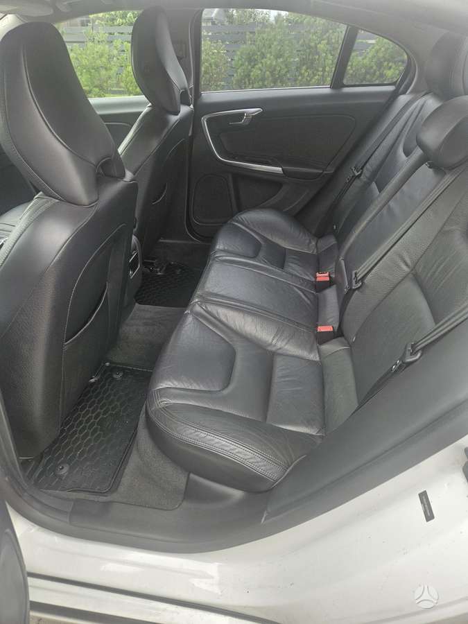 Volvo S60, 2.5 l., Седан