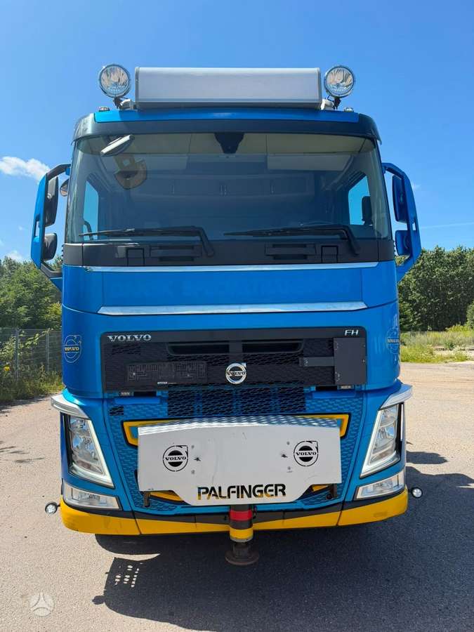 Volvo FH 540 8x4, crane trucks