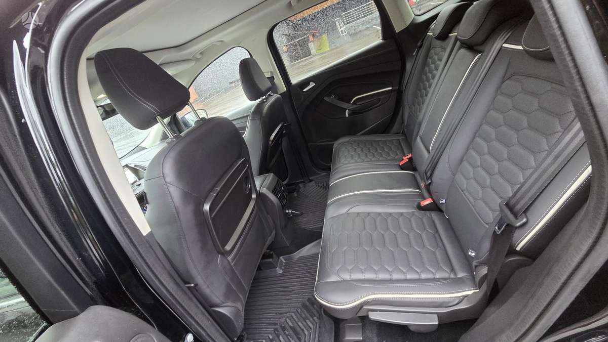 Ford Kuga, visurgājējs / krosovers