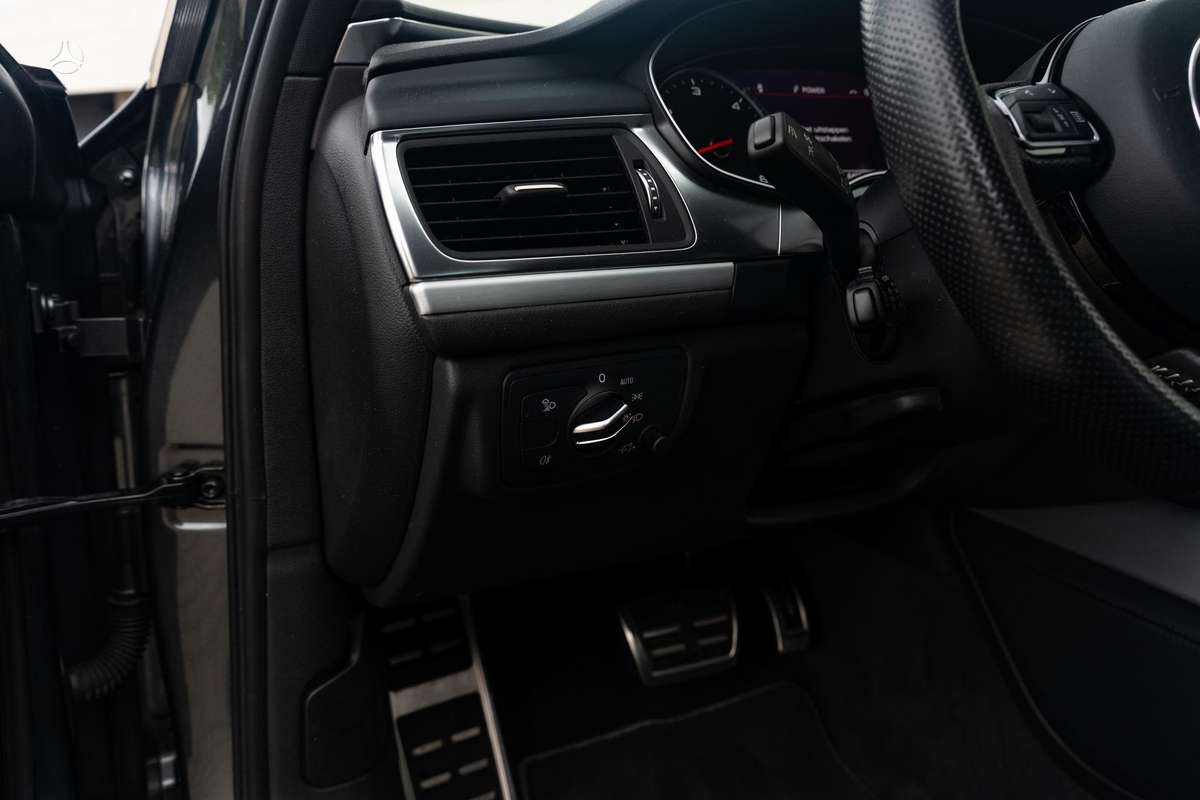 Audi A6, 2.0 l., universalas