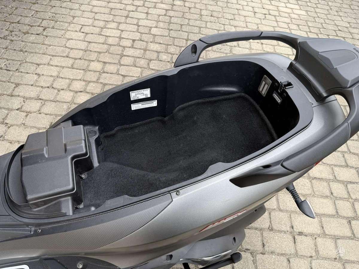 Piaggio MP3 493cc, трициклы