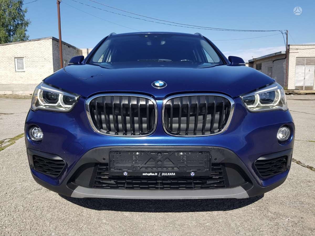 BMW X1, 2.0 l., off-road / crossover