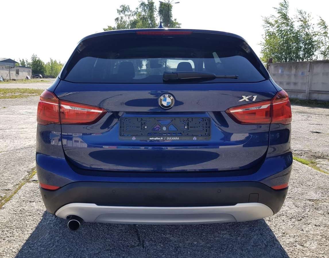 BMW X1, 2.0 l., off-road / crossover