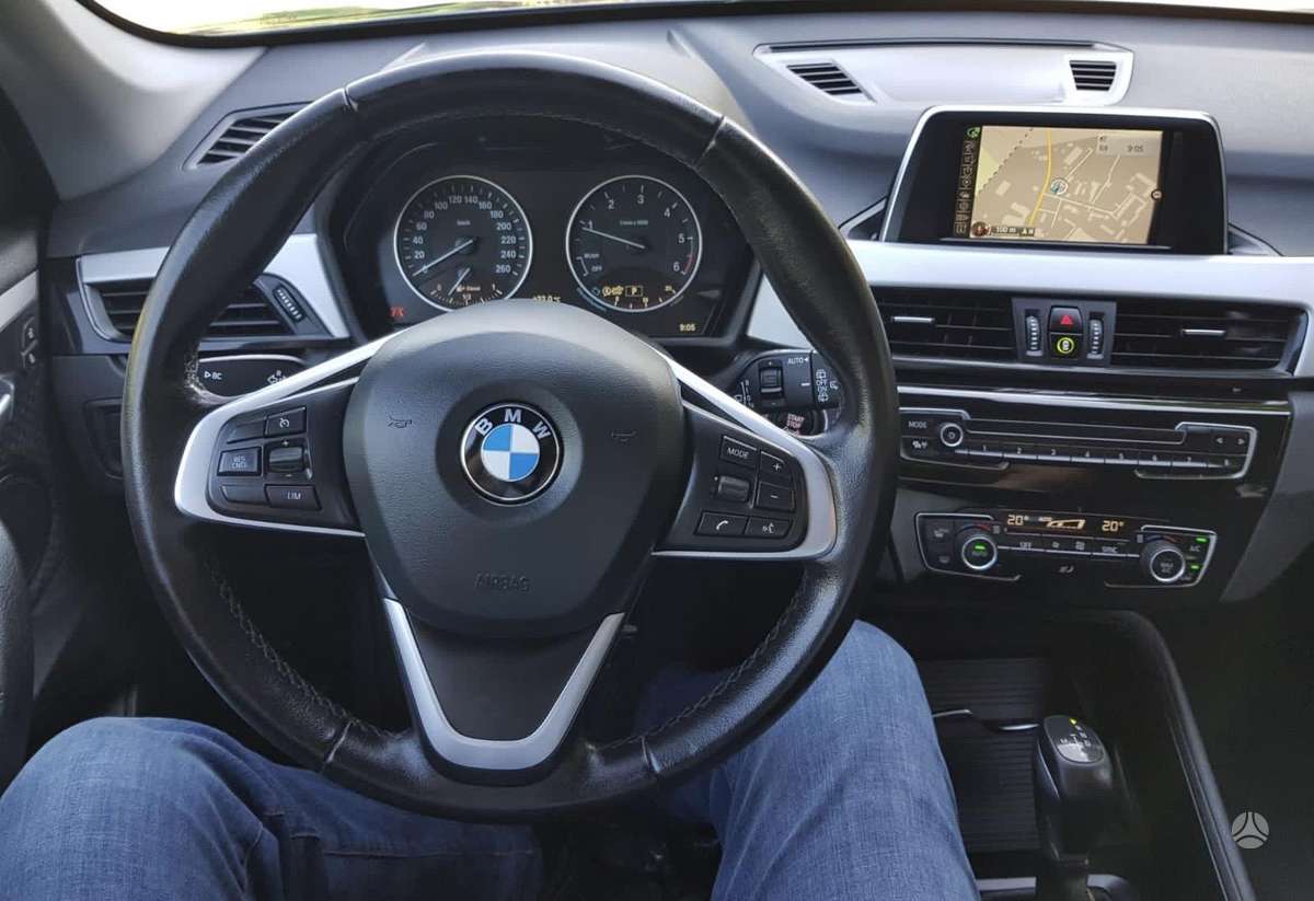 BMW X1, 2.0 l., off-road / crossover