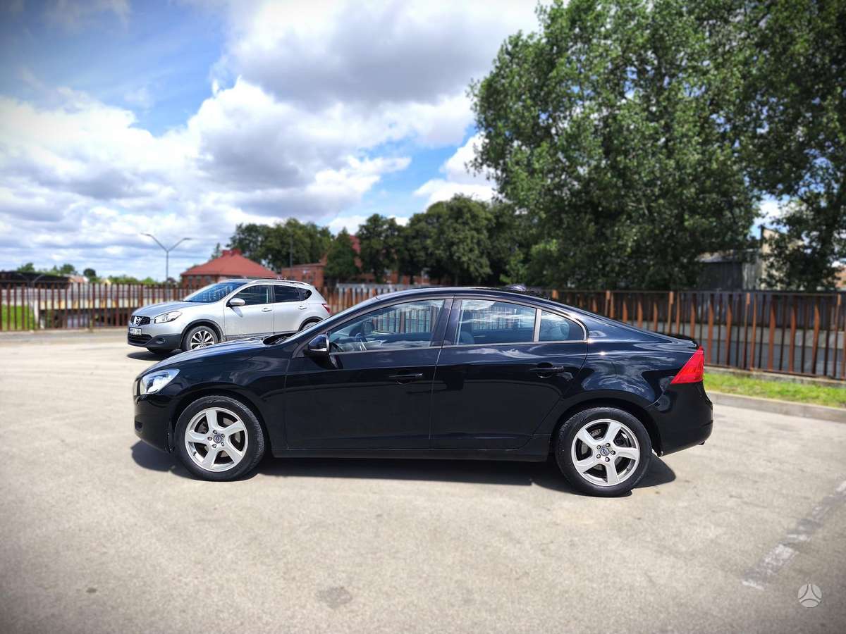 Volvo S60, 2.0 l., Седан