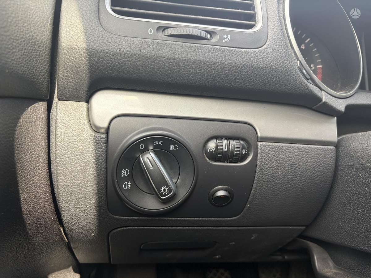 Volkswagen Golf - 4