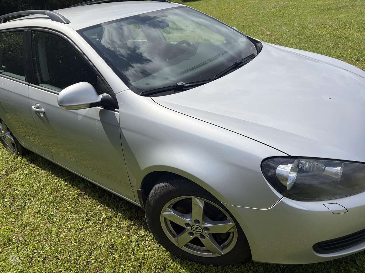 Volkswagen Golf - 5