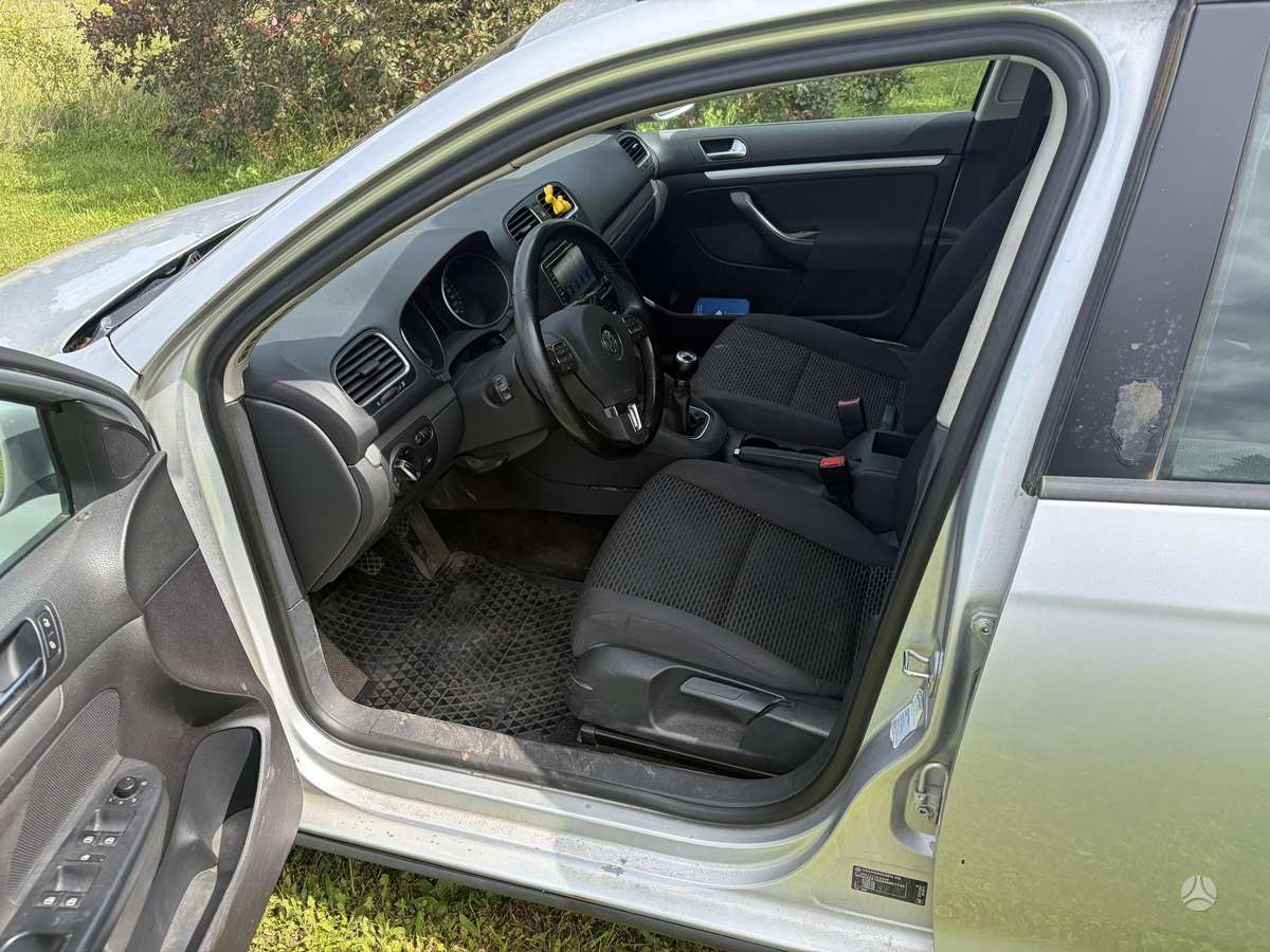 Volkswagen Golf - 9