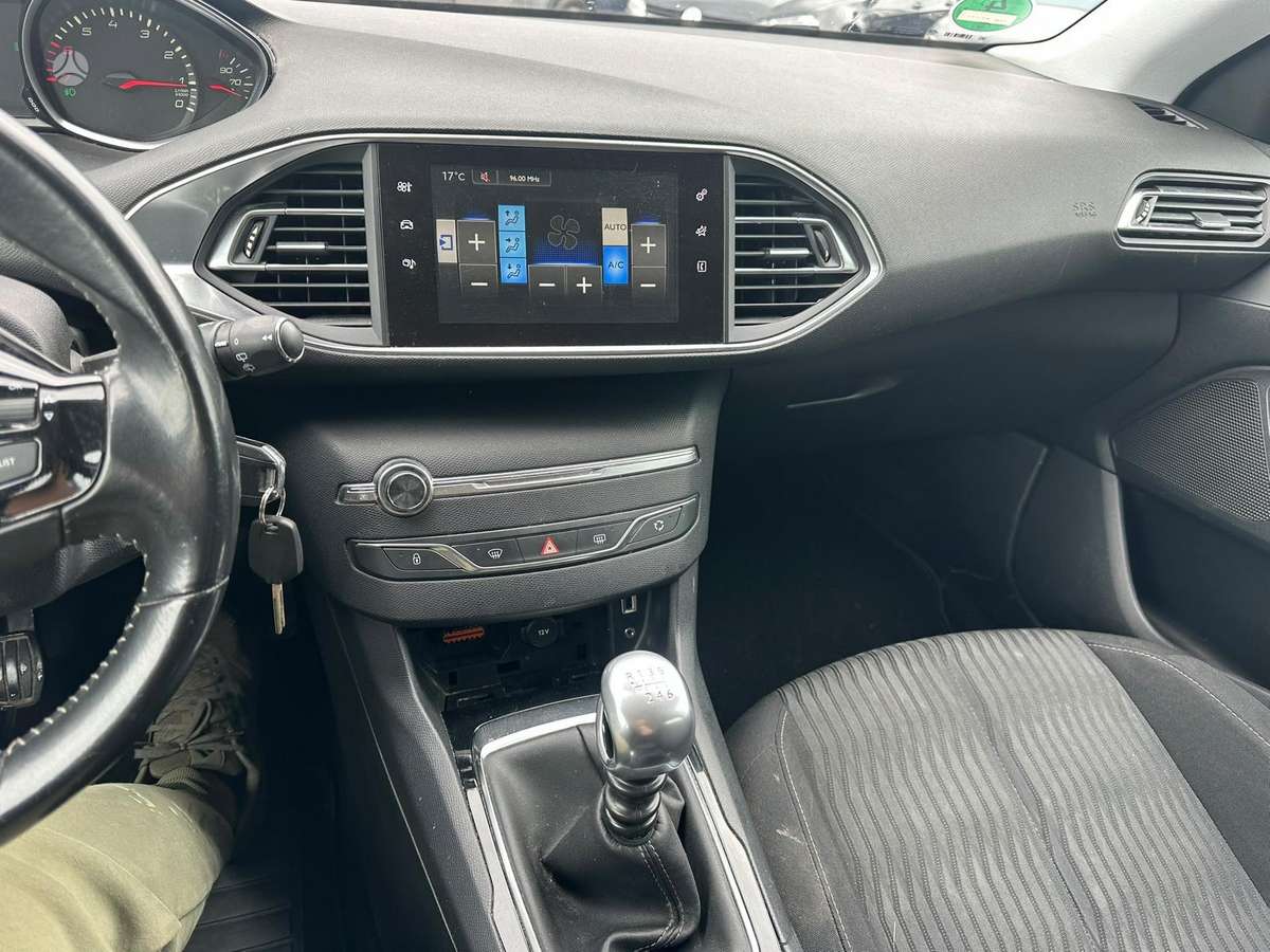 Peugeot 308, 1.2 l., Универсал