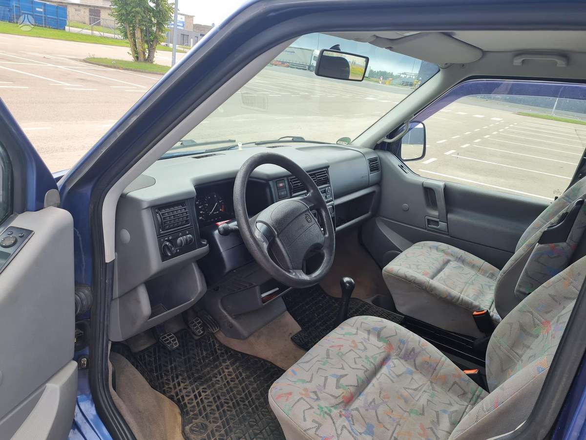 Volkswagen Multivan - 7