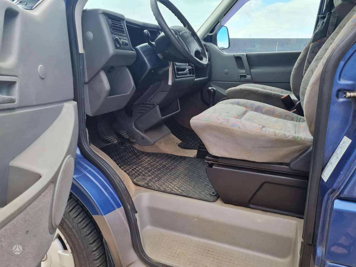 Volkswagen Multivan - 8