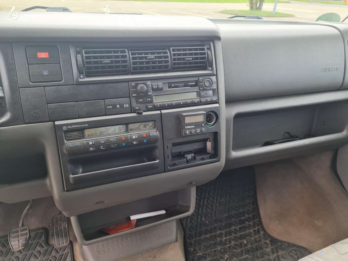 Volkswagen Multivan - 10