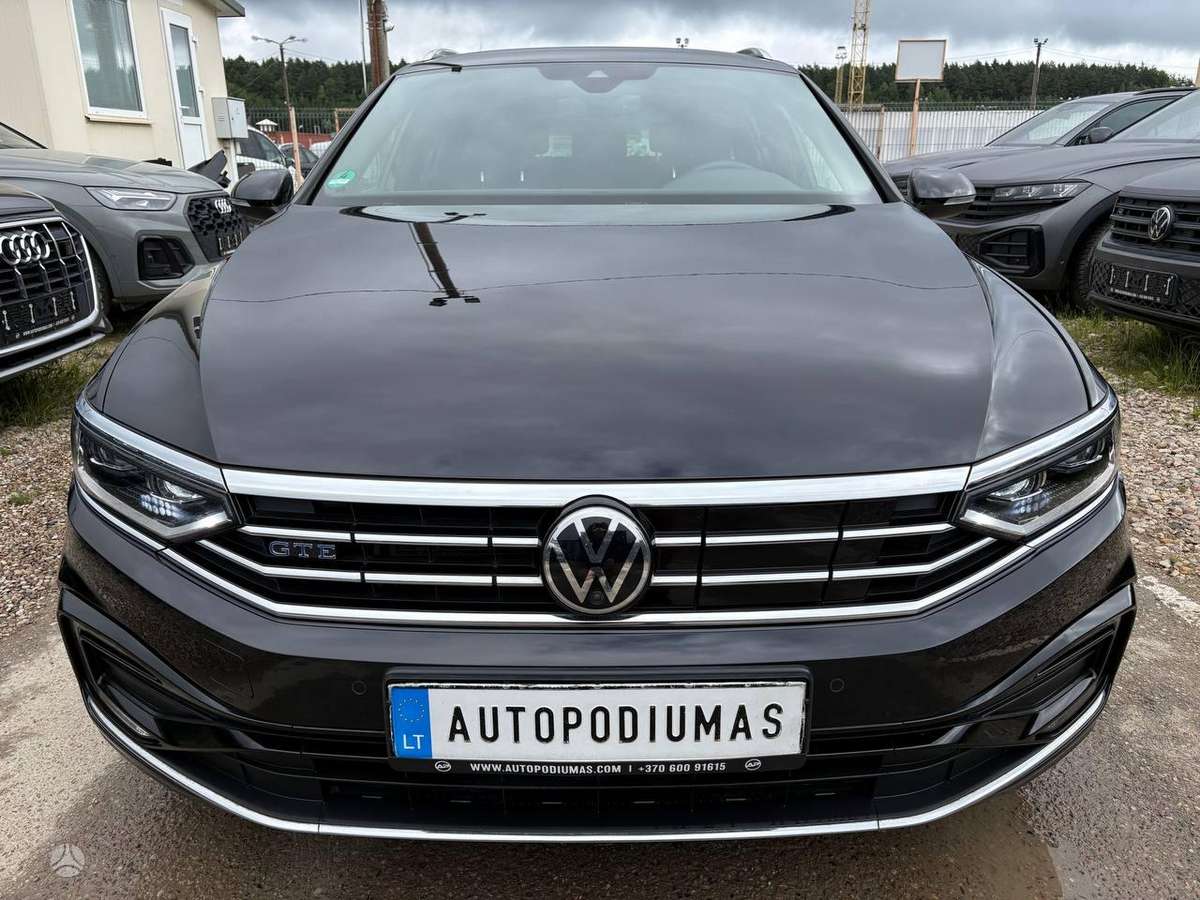 Volkswagen Passat - 4