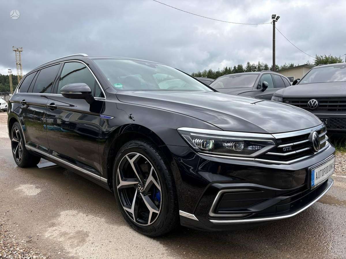 Volkswagen Passat - 2