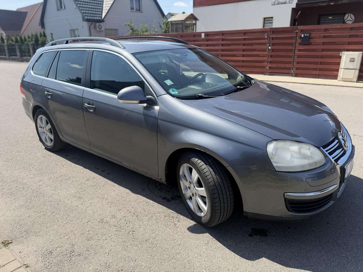 Volkswagen Golf - 3