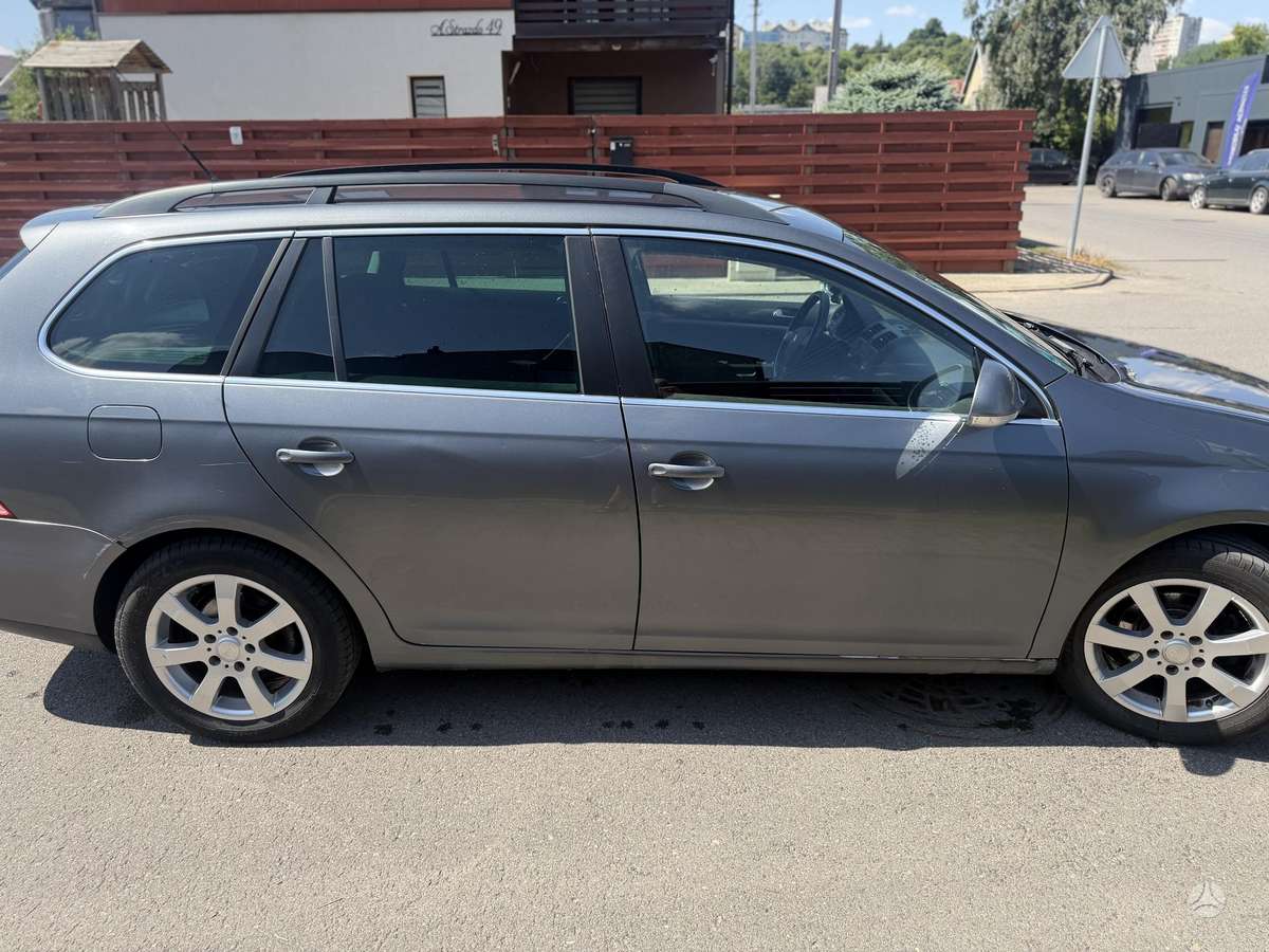 Volkswagen Golf - 4