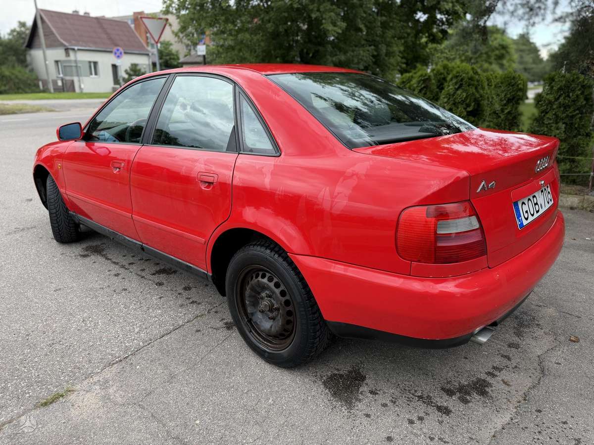 Audi A4, 1.6 l., Седан