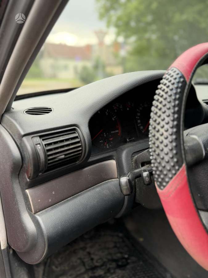 Audi A4, 1.6 l., Седан