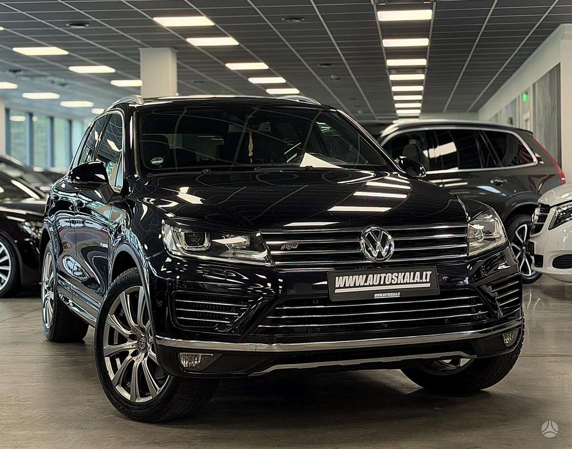 Volkswagen Touareg - 1
