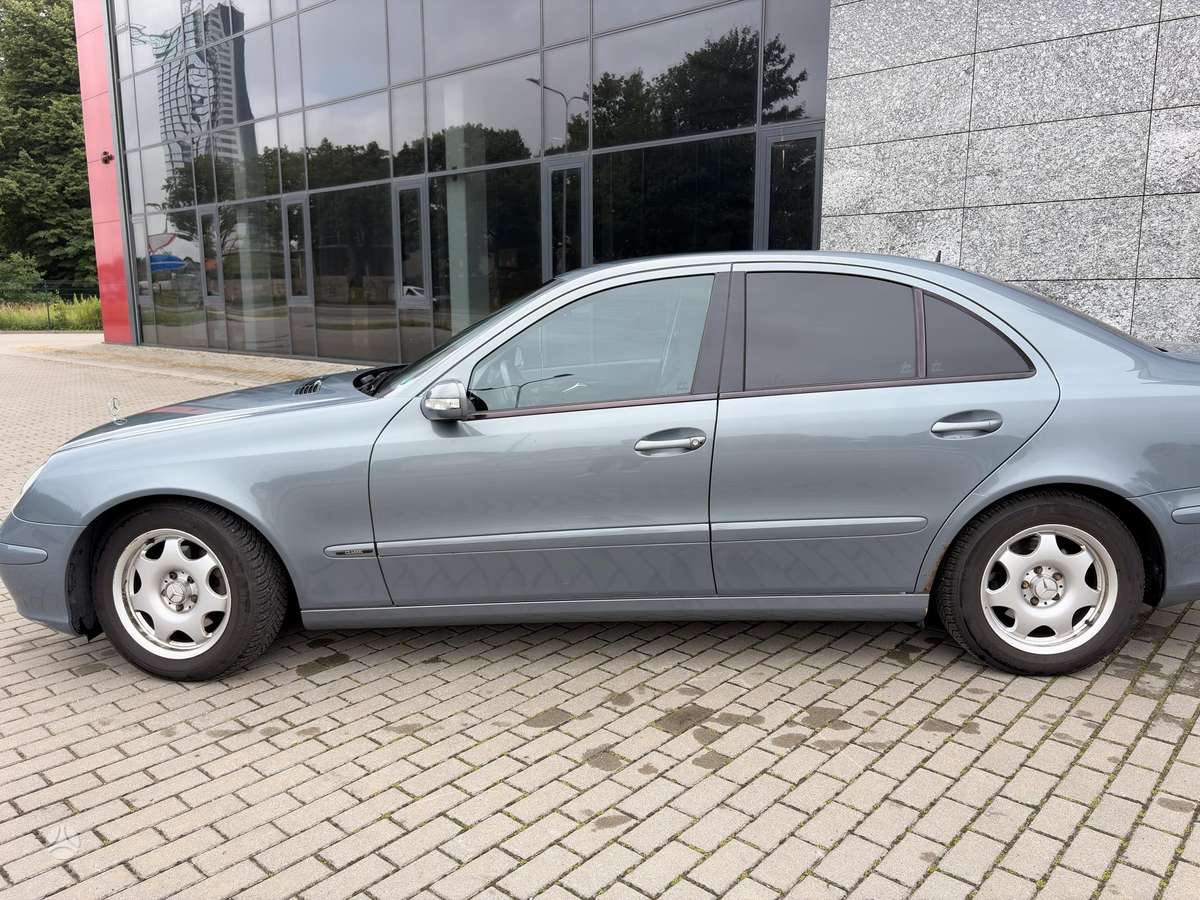 Mercedes-Benz E220, 2.2 l., Седан