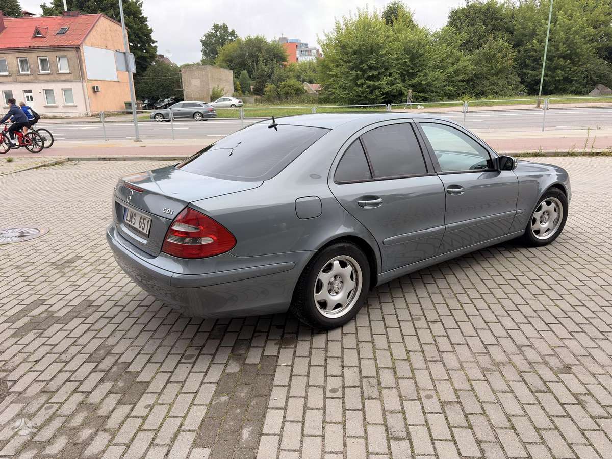 Mercedes-Benz E220, 2.2 l., Седан