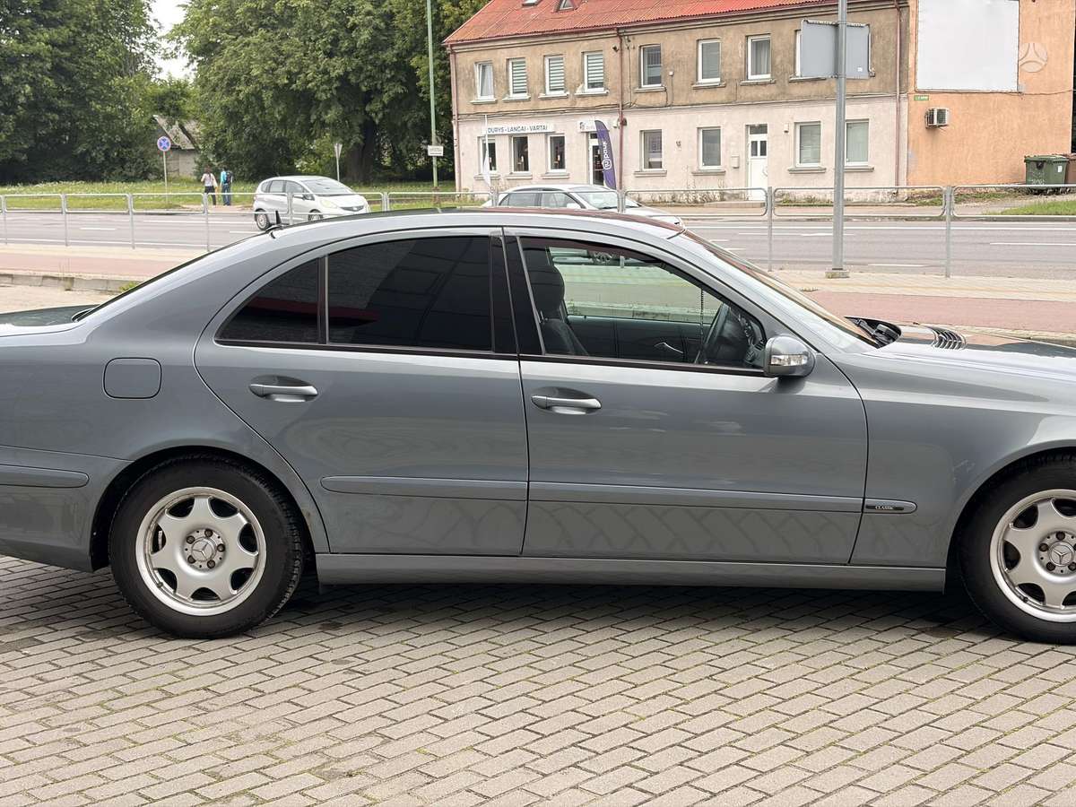 Mercedes-Benz E220, 2.2 l., Седан