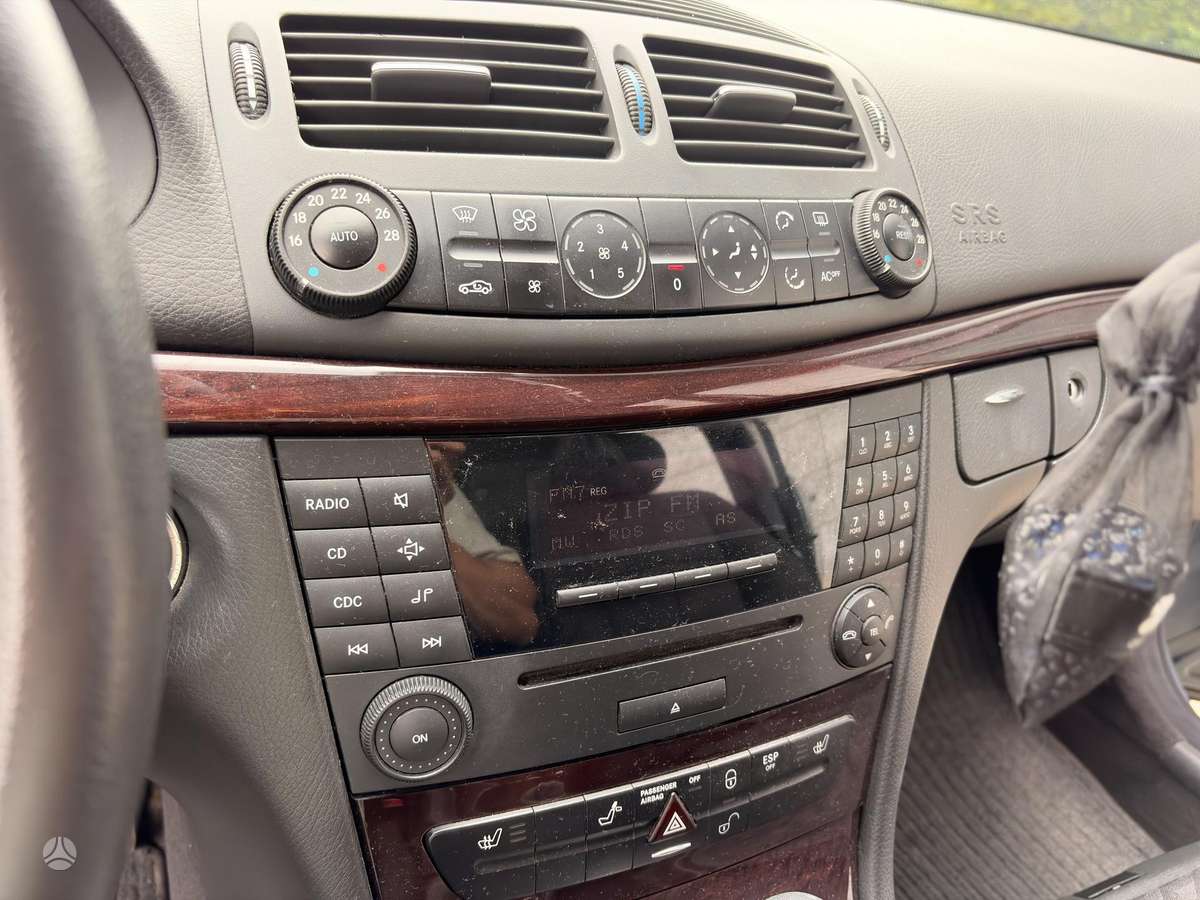 Mercedes-Benz E220, 2.2 l., Седан