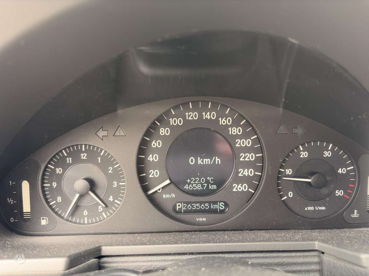 Mercedes-Benz E220, 2.2 l., Седан