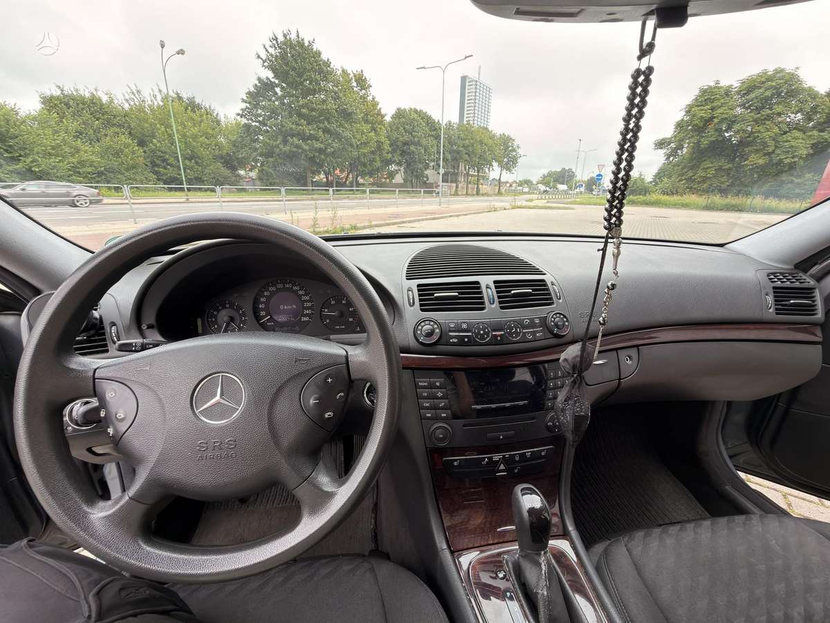 Mercedes-Benz E220, 2.2 l., Седан