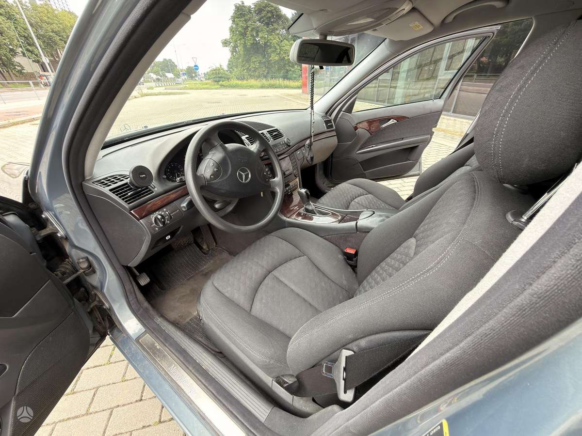 Mercedes-Benz E220, 2.2 l., Седан