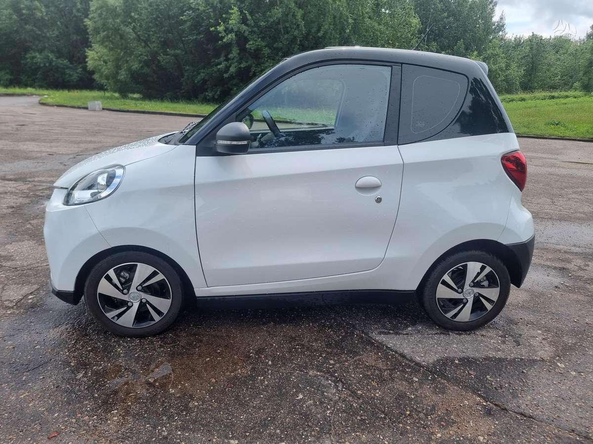 Zhidou D2S, 27 kWh, hatchback