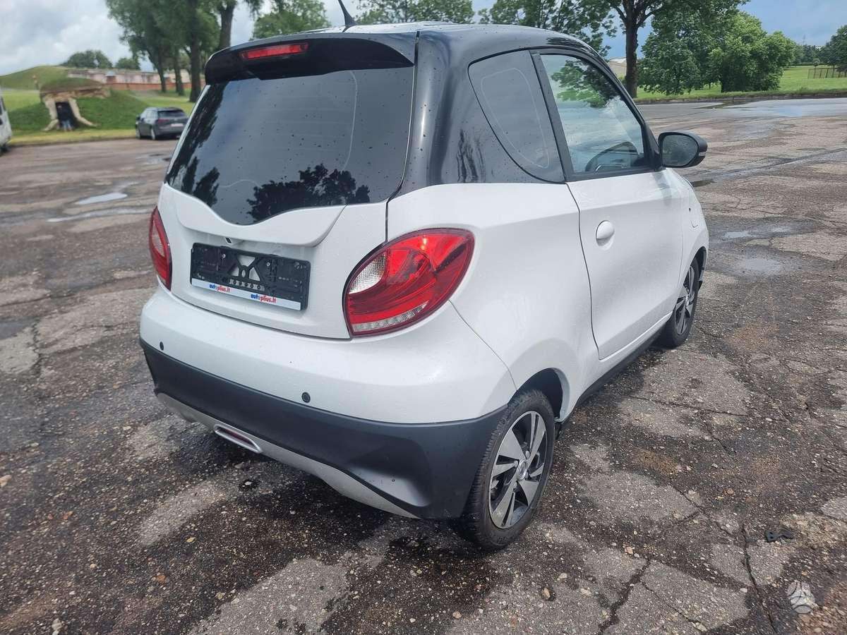 Zhidou D2S, 27 kWh, hatchback