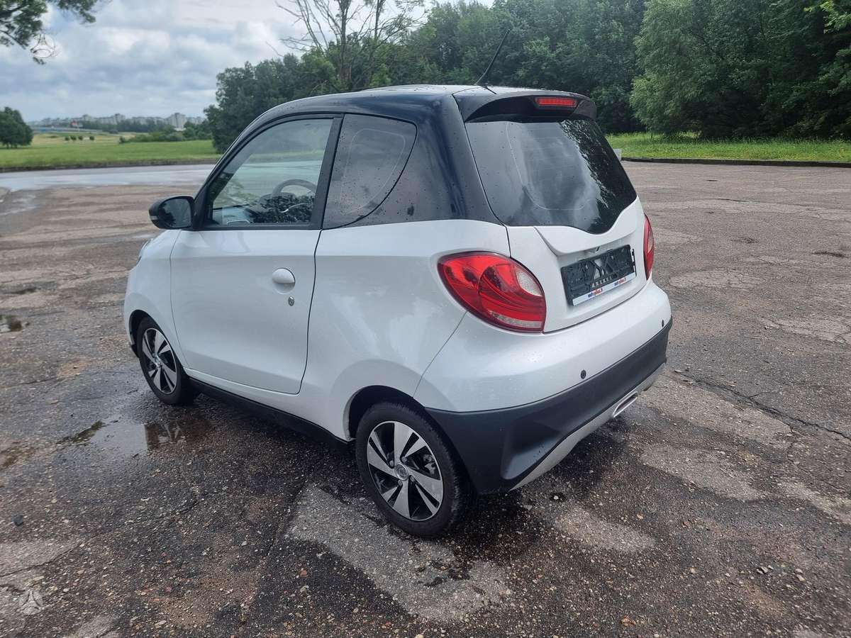 Zhidou D2S, 27 kWh, hatchback